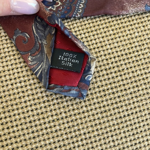 Vintage HALSTON Men's Print Tie - Picture 3 of 4